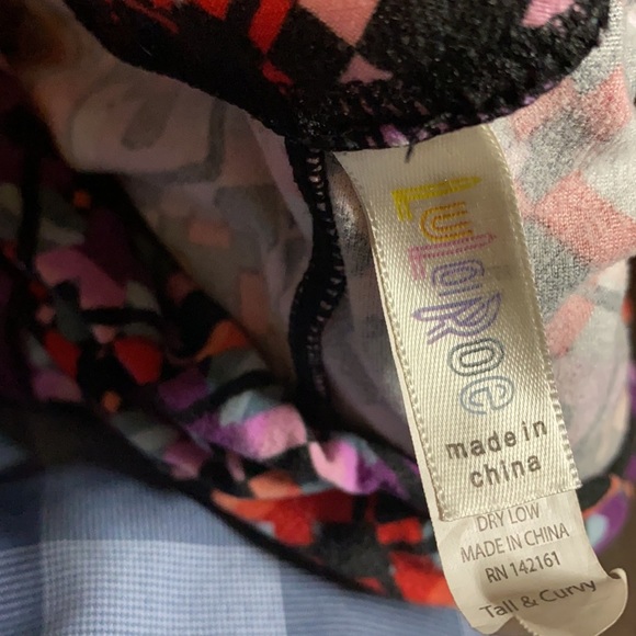 Lularoe; Colorful; Leggings; Tall & Curvy - Picture 6 of 7